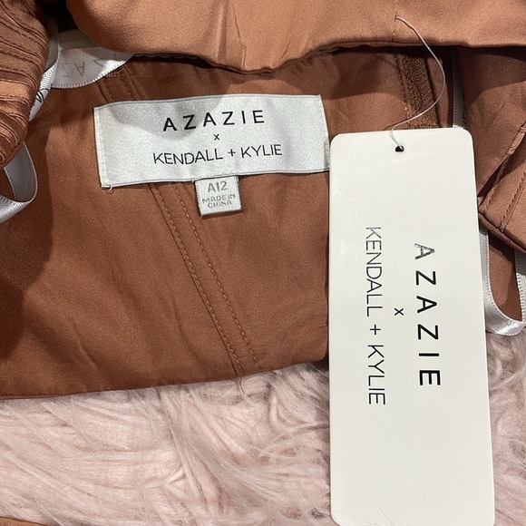 NWT Azazie x Kendall & Kylie Off Shoulder Stretch Satin Bronze Skirt Set - Picture 3 of 10